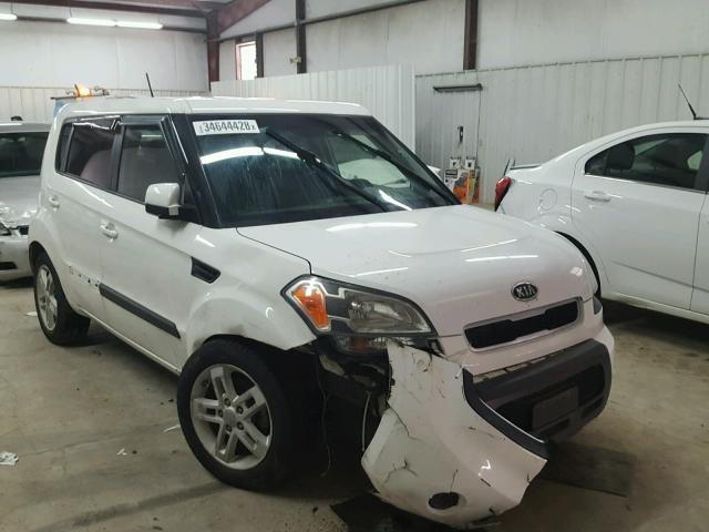 KNDJT2A27B7339551 - 2011 KIA SOUL + WHITE photo 1