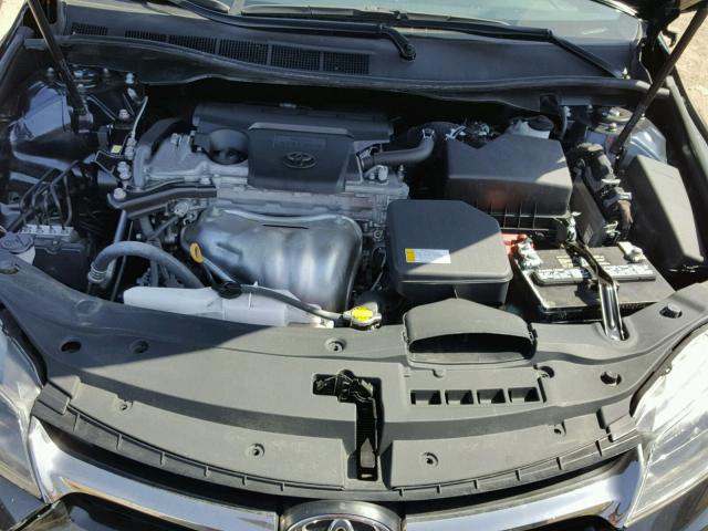 4T1BF1FK7FU088354 - 2015 TOYOTA CAMRY LE Blau Foto 7