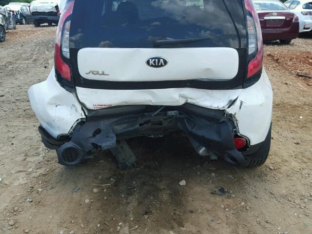 KNDJN2A20E7718101 - 2014 KIA SOUL WHITE photo 9