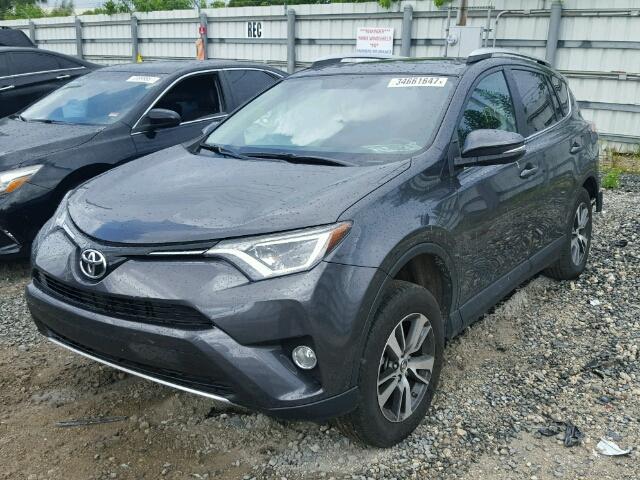 2T3WFREV1GW239161 - 2016 TOYOTA RAV4 XLE GRAY photo 2