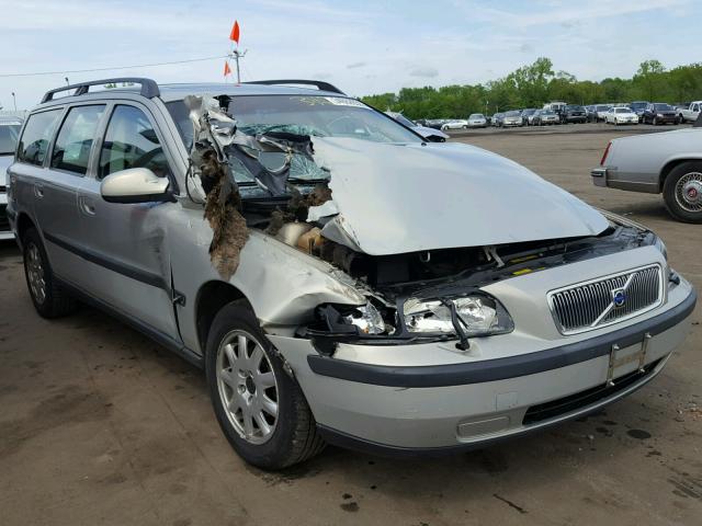 YV1SW61R222240305 - 2002 VOLVO V70 SILVER photo 1