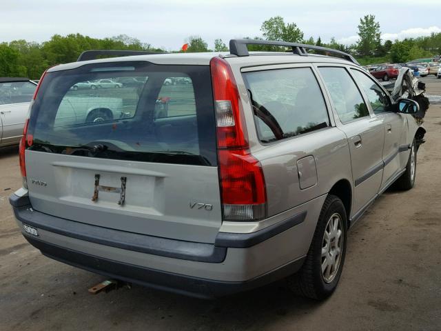 YV1SW61R222240305 - 2002 VOLVO V70 SILVER photo 4