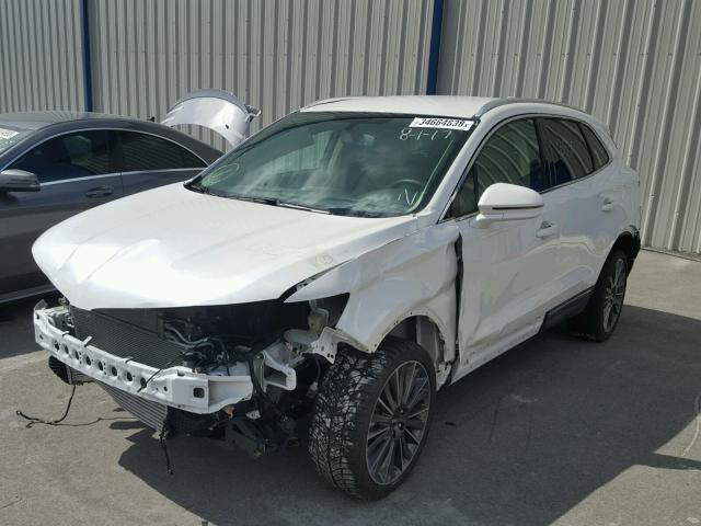 5LMCJ2C95HUL31038 - 2017 LINCOLN MKC SELECT WHITE photo 2