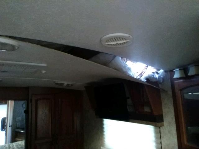 4YDF34022C4700848 - 2012 KEYSTONE MONTANA WHITE photo 9