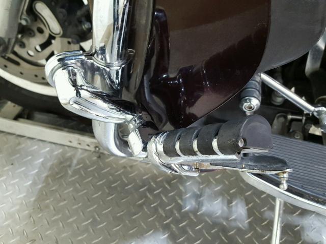 1HD1FCW166Y711845 - 2006 HARLEY-DAVIDSON FLHTCUI Марун фото 18