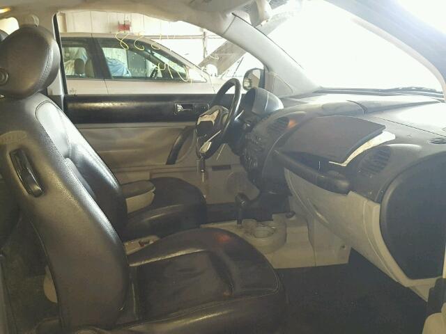 3VWCK21C03M407794 - 2003 VOLKSWAGEN NEW BEETLE GRAY photo 5
