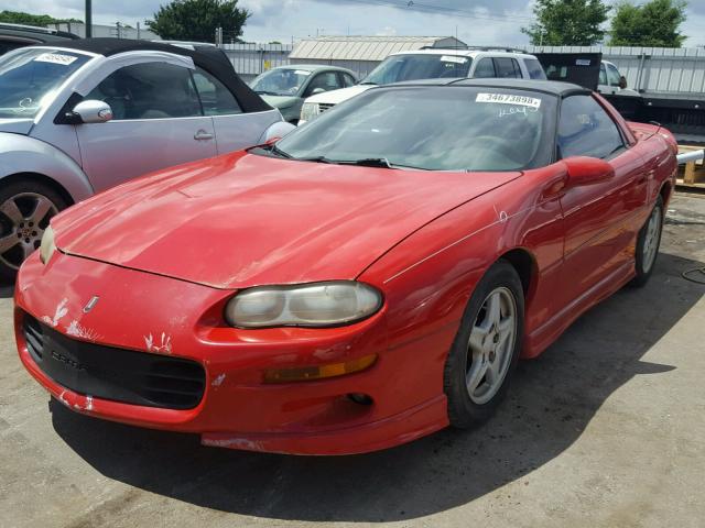 2G1FP22K4W2130282 - 1998 CHEVROLET CAMARO RED photo 2