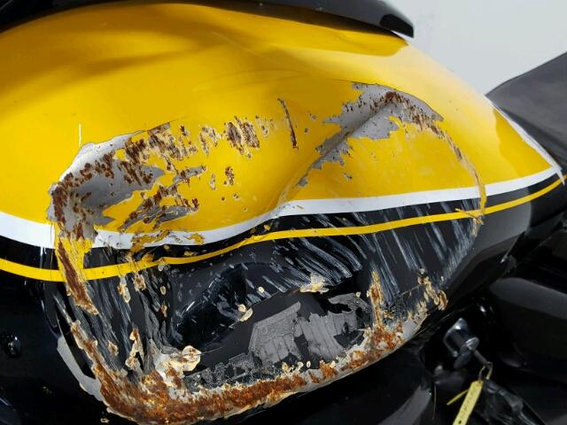 JS1VY53A3E2100549 - 2014 SUZUKI VZR1800 YELLOW photo 12