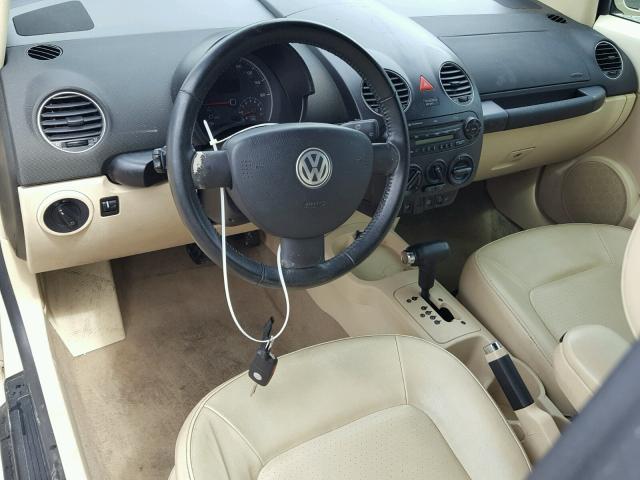 3VWRF31YX8M401749 - 2008 VOLKSWAGEN NEW BEETLE 奶油色 照片 9