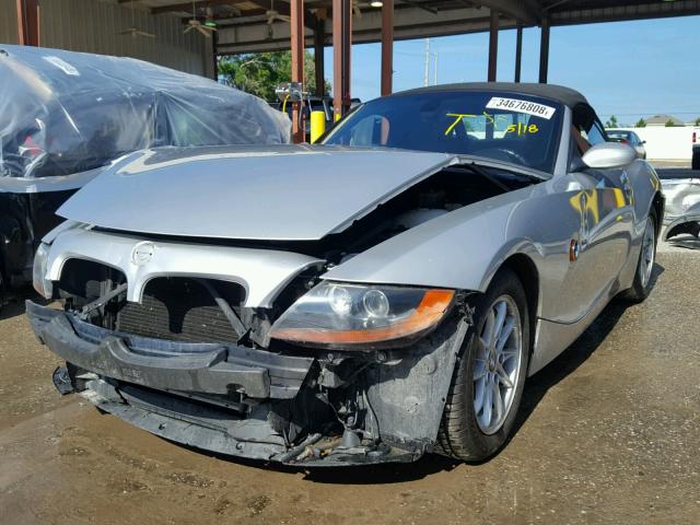 4USBT334X3LS43098 - 2003 BMW Z4 2.5 SILVER photo 2