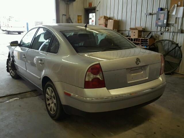 WVWPD63B32P364832 - 2002 VOLKSWAGEN PASSAT GLS SILVER photo 3