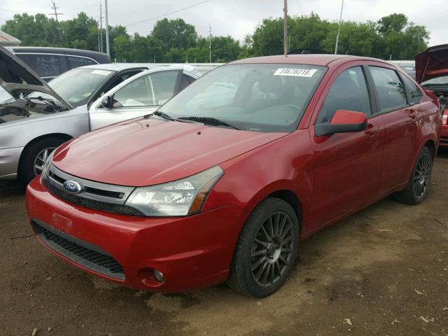 1FAHP3GN0AW292917 - 2010 FORD FOCUS SES RED photo 2