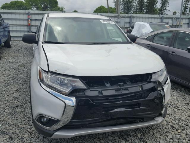 JA4AD2A31GZ017788 - 2016 MITSUBISHI OUTLANDER WHITE photo 9