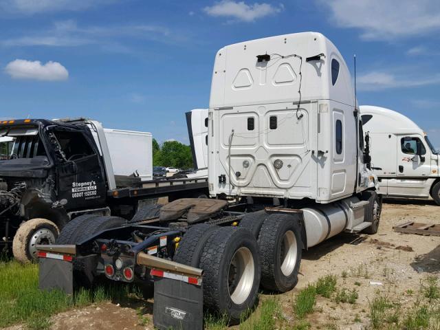 1FUJGLDR3CSBA8302 - 2012 FREIGHTLINER CASCADIA 1 WHITE photo 4