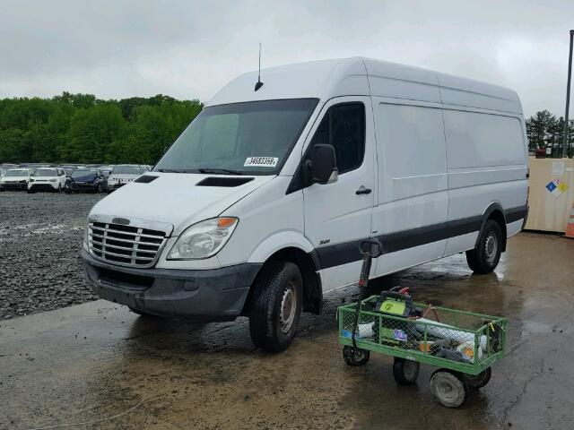 WD3PE8CC3B5506507 - 2011 MERCEDES-BENZ SPRINTER 2 WHITE photo 2