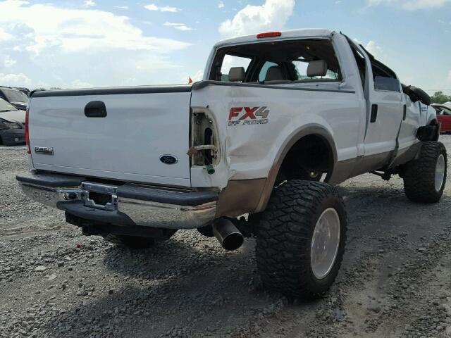 1FTSW21P55EA59196 - 2005 FORD F250 SUPER WHITE photo 4