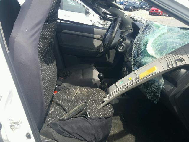 KL1TD66E59B626708 - 2009 CHEVROLET AVEO LS WHITE photo 5