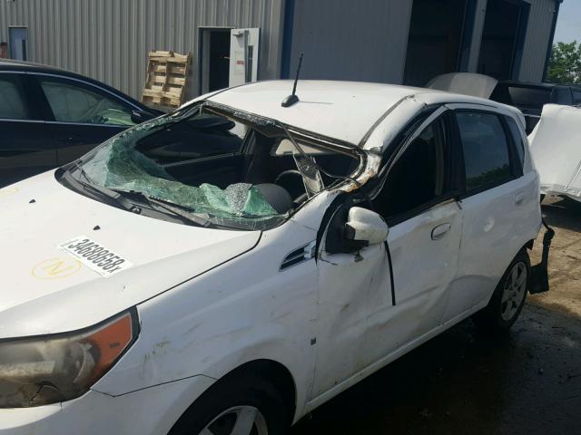 KL1TD66E59B626708 - 2009 CHEVROLET AVEO LS WHITE photo 9