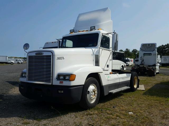 1FUWDMDA2YPF77765 - 2000 FREIGHTLINER CONVENTION WHITE photo 2