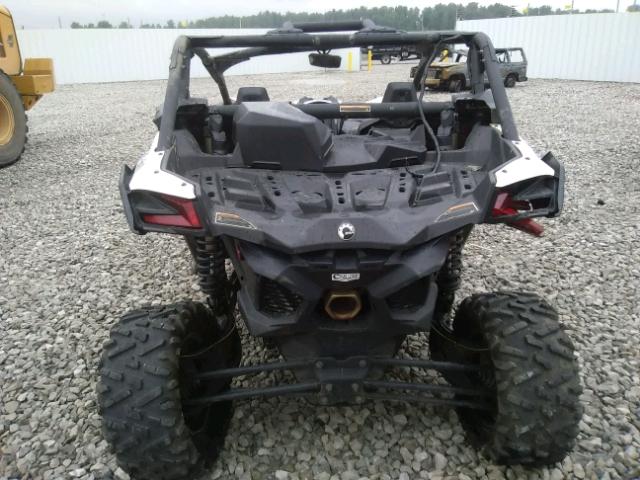 3JBVGAW24HK000266 - 2017 CAN-AM MAVERICK X WHITE photo 6