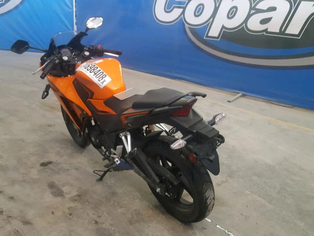 MLHNC5101G5201246 - 2016 HONDA CBR300 R ORANGE photo 3