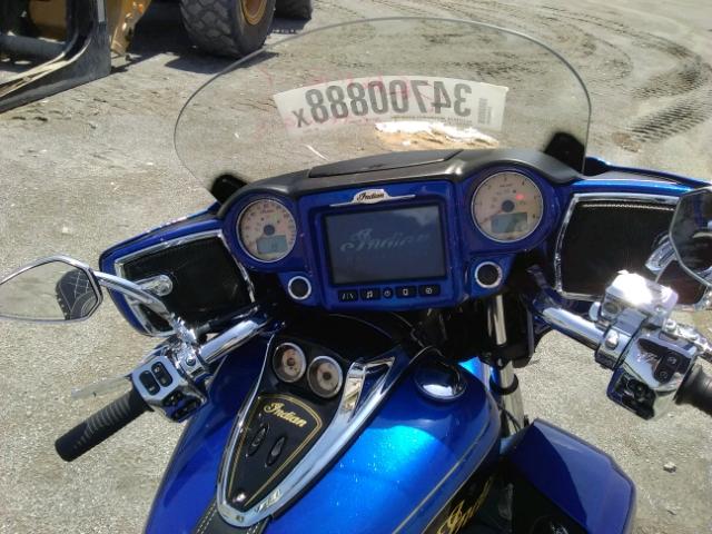 56KTREAA7J3360612 - 2018 INDIAN MOTORCYCLE CO. ROADMASTER BLUE photo 5