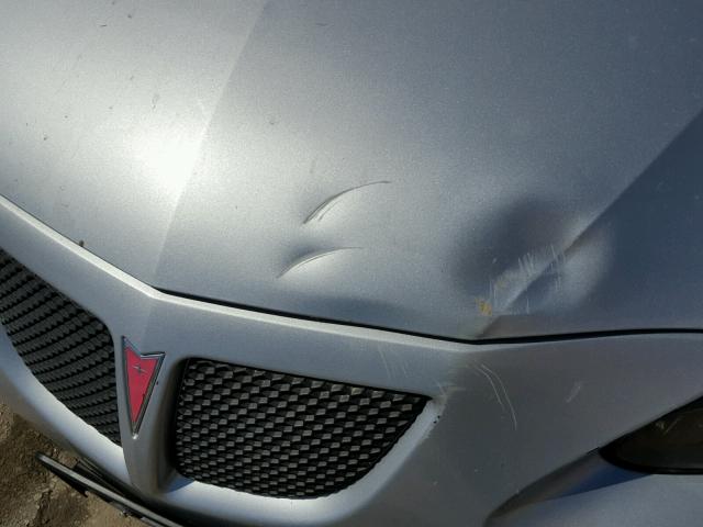 2G2WP522X41293664 - 2004 PONTIAC GRAND PRIX SILVER photo 10