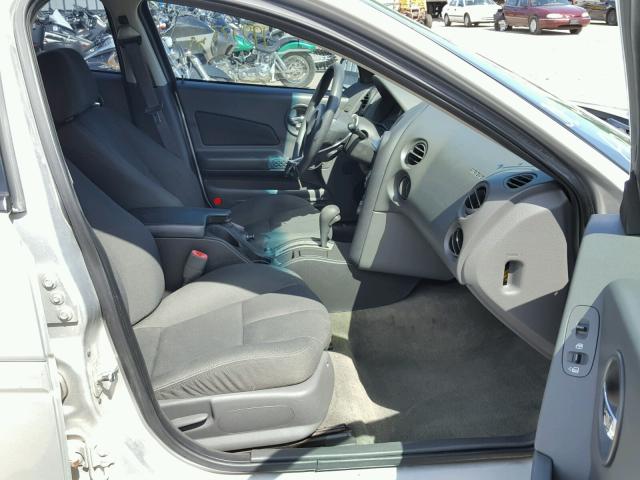 2G2WP522X41293664 - 2004 PONTIAC GRAND PRIX SILVER photo 5