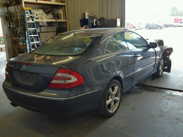 WDBTJ65J65F163303 - 2005 MERCEDES-BENZ CLK BLUE photo 4