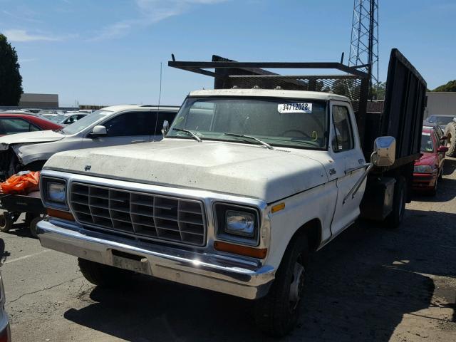 F37SRDE8274 - 1979 FORD F-350 WHITE photo 2