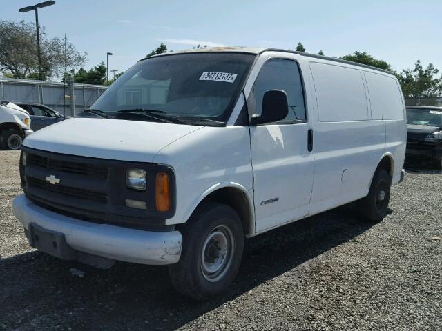 1GCGG25R511129456 - 2001 CHEVROLET EXPRESS G2 WHITE photo 2