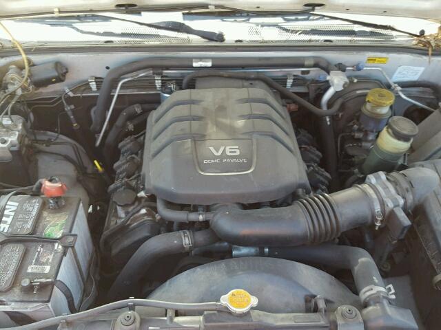 4S6DM58W824401628 - 2002 HONDA PASSPORT E SILVER photo 7