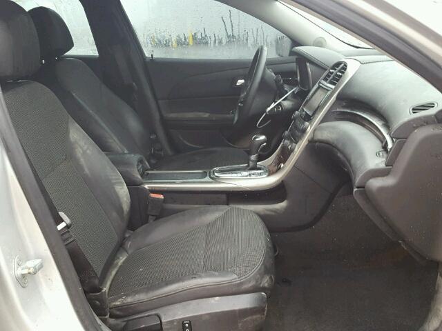 1G11D5SR3DF154733 - 2013 CHEVROLET MALIBU 1LT 银色 照片 5