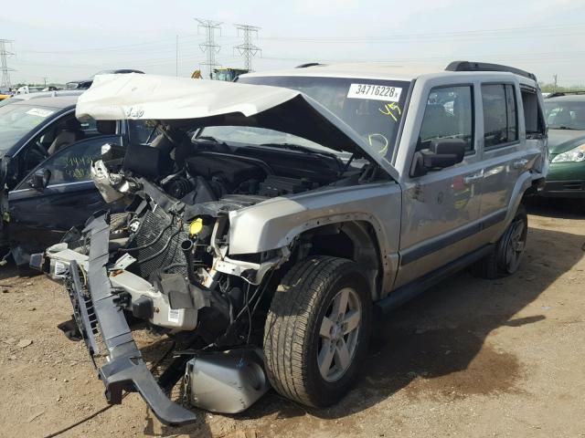 1J8HG48K88C167110 - 2008 JEEP COMMANDER GOLD photo 2