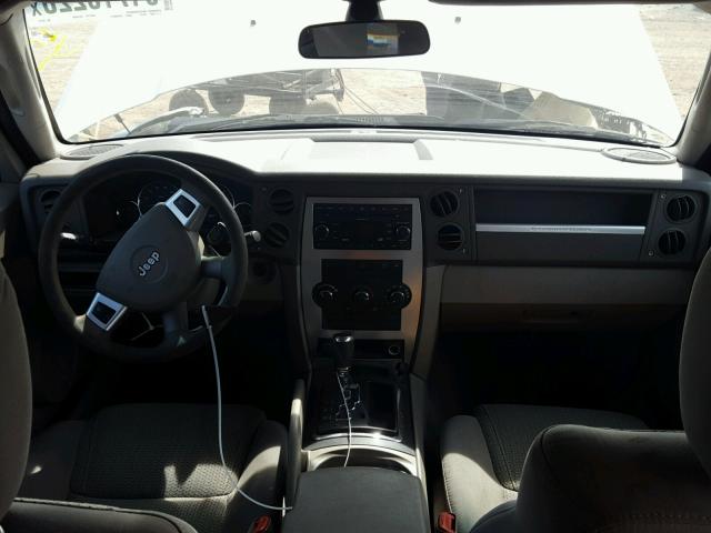 1J8HG48K88C167110 - 2008 JEEP COMMANDER GOLD photo 9