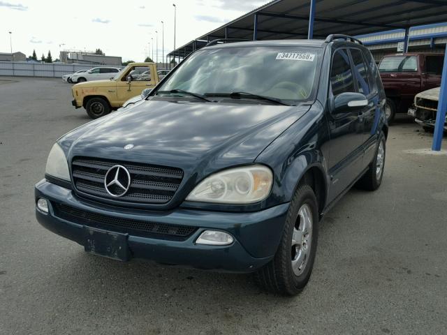 4JGAB54E23A385590 - 2003 MERCEDES-BENZ ML 320 GREEN photo 2