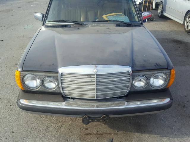 WDBAB33C0FA255626 - 1985 MERCEDES-BENZ 300 DT GRAY photo 9