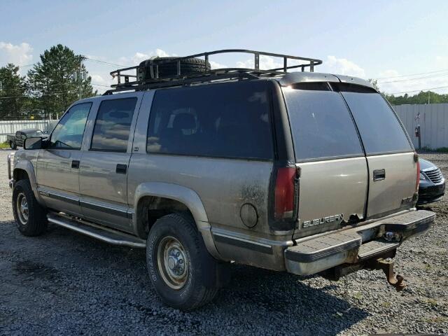 3GKGK26J5XG526476 - 1999 GMC SUBURBAN K GRAY photo 3