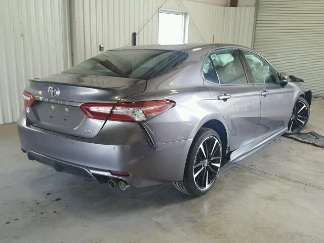 4T1B61HKXJU055337 - 2018 TOYOTA CAMRY XSE GRAY photo 4