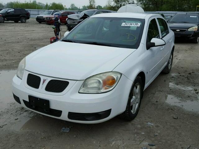 1G2AL55FX67749494 - 2006 PONTIAC PURSUIT SE WHITE photo 2