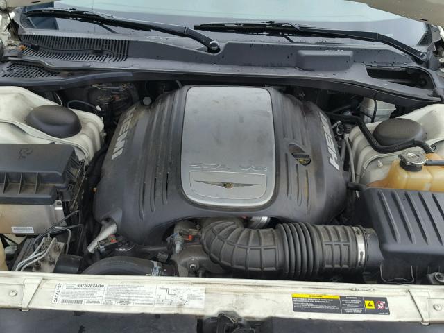 2C3AA63H05H657281 - 2005 CHRYSLER 300C CREAM photo 7