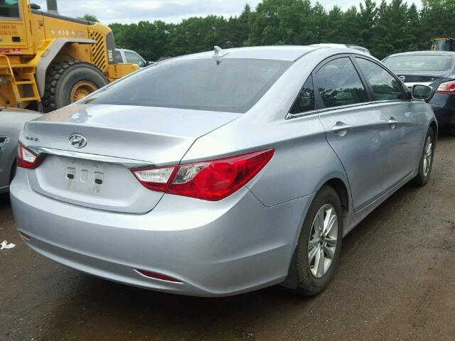 5NPEB4AC8BH171178 - 2011 HYUNDAI SONATA GLS SILVER photo 4