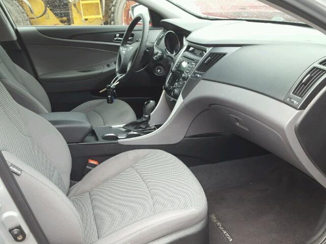 5NPEB4AC8BH171178 - 2011 HYUNDAI SONATA GLS SILVER photo 5