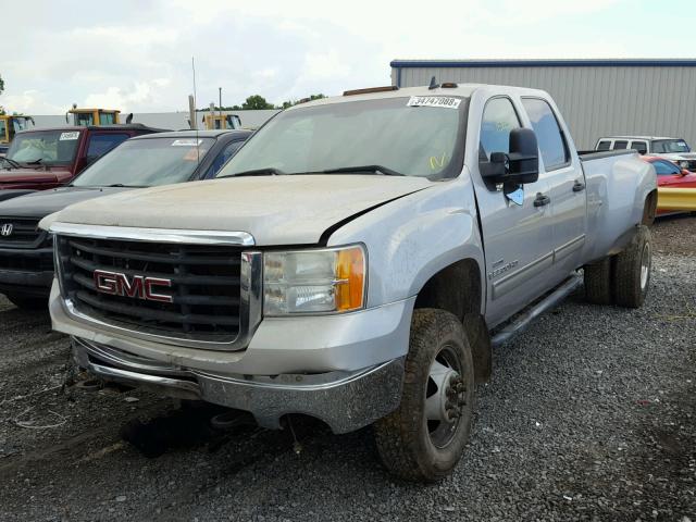 1GTJC33628F160208 - 2008 GMC SIERRA C35 SILVER photo 2