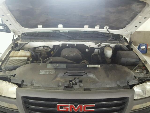 1GTHC24U85E294163 - 2005 GMC SIERRA C25 WHITE photo 7