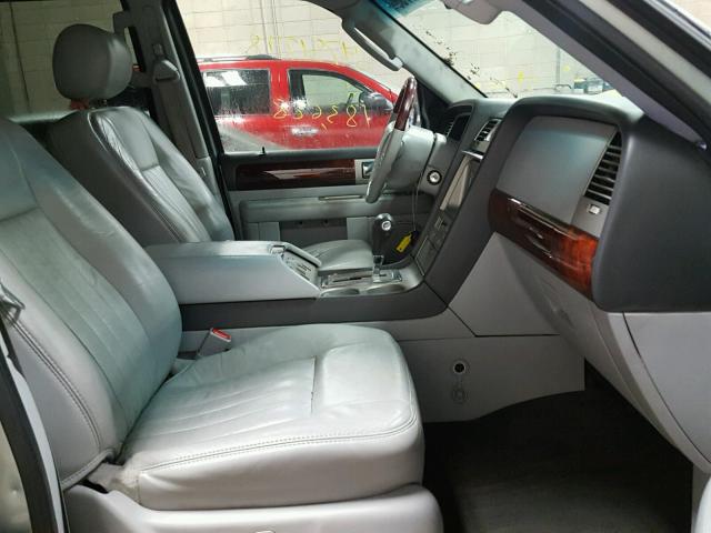 5LMFU285X5LJ06514 - 2005 LINCOLN NAVIGATOR 银色 照片 5