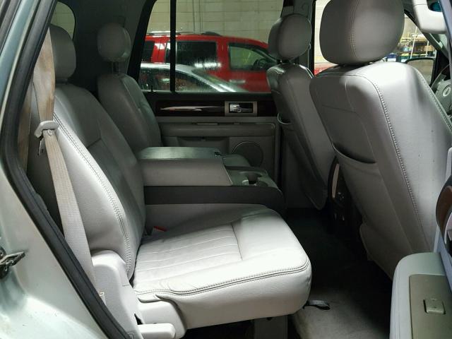 5LMFU285X5LJ06514 - 2005 LINCOLN NAVIGATOR 银色 照片 6