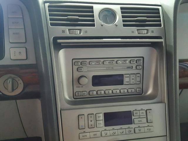 5LMFU285X5LJ06514 - 2005 LINCOLN NAVIGATOR 银色 照片 9