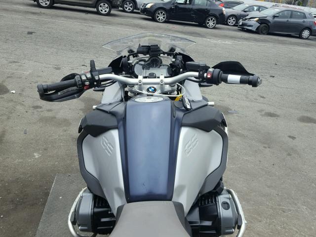 WB10A120XGZ665765 - 2016 BMW R1200 GS A GRAY photo 5