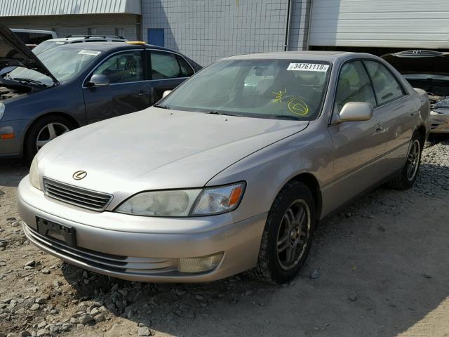 JT8BF28G4W5044002 - 1998 LEXUS ES 300 GRAY photo 2